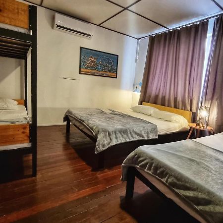 Treehouse Hostel Kuching Exterior foto